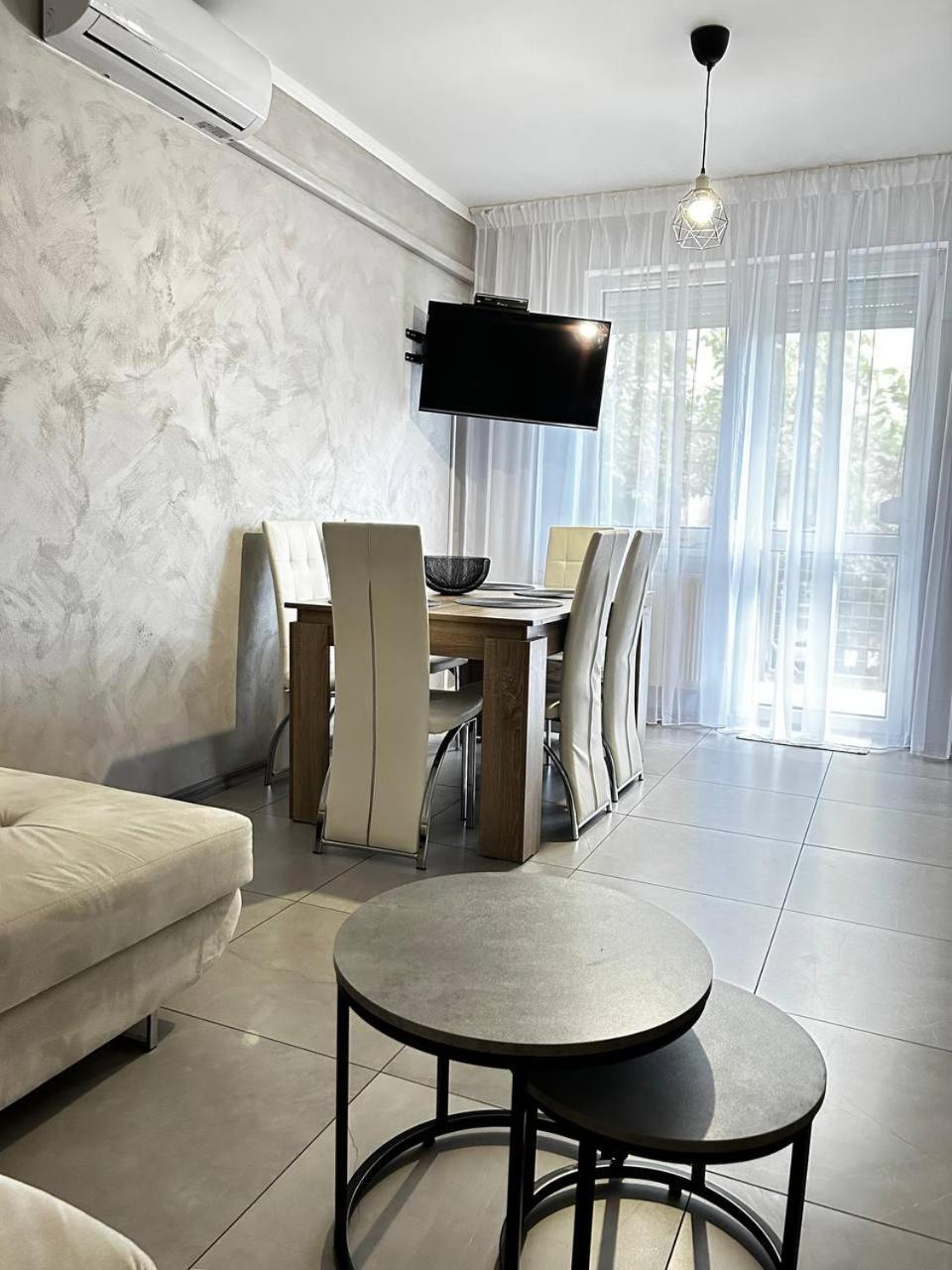 Sunhouse Apartman Hajdúszoboszló Exterior foto